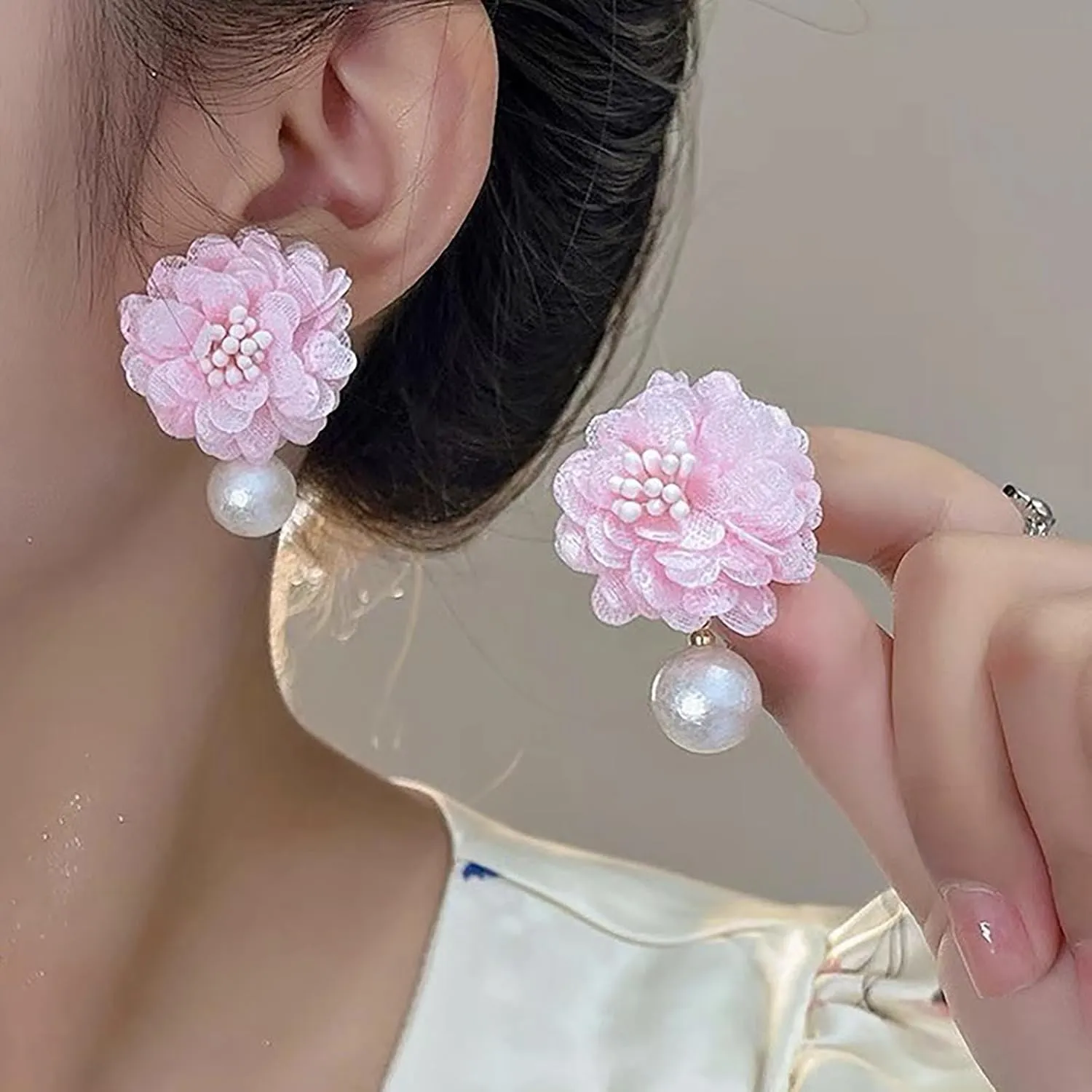 Boho Pink Flower Stud Earrings Vintage Pearl Dangle Earrings Pink Fabric Flower Earrings Lightweight Daisy Flower Petal Earrings Jewelry for Women