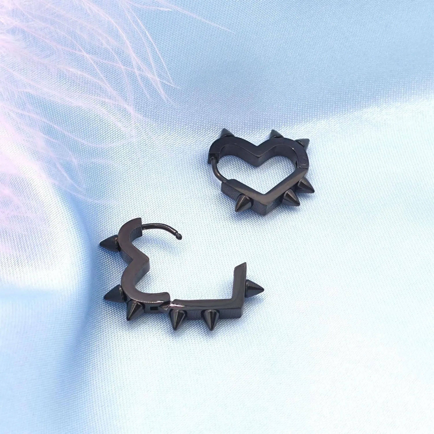 Goth Earrings Black Heart Punk Earrings Set Y2k Emo Jewelry Alternative Jewelry for Women Grunge Earrings Spike Earrings Gifts for Men
