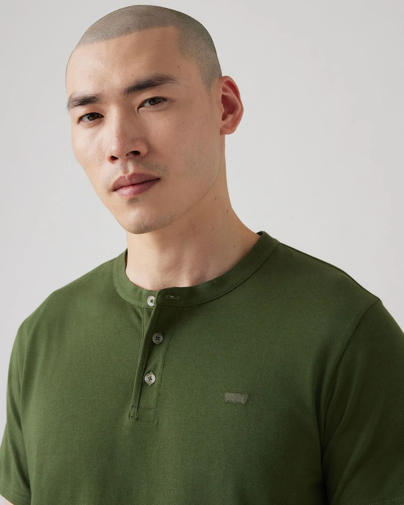 Levi's® S/S Housemark Henley - Kombu Green