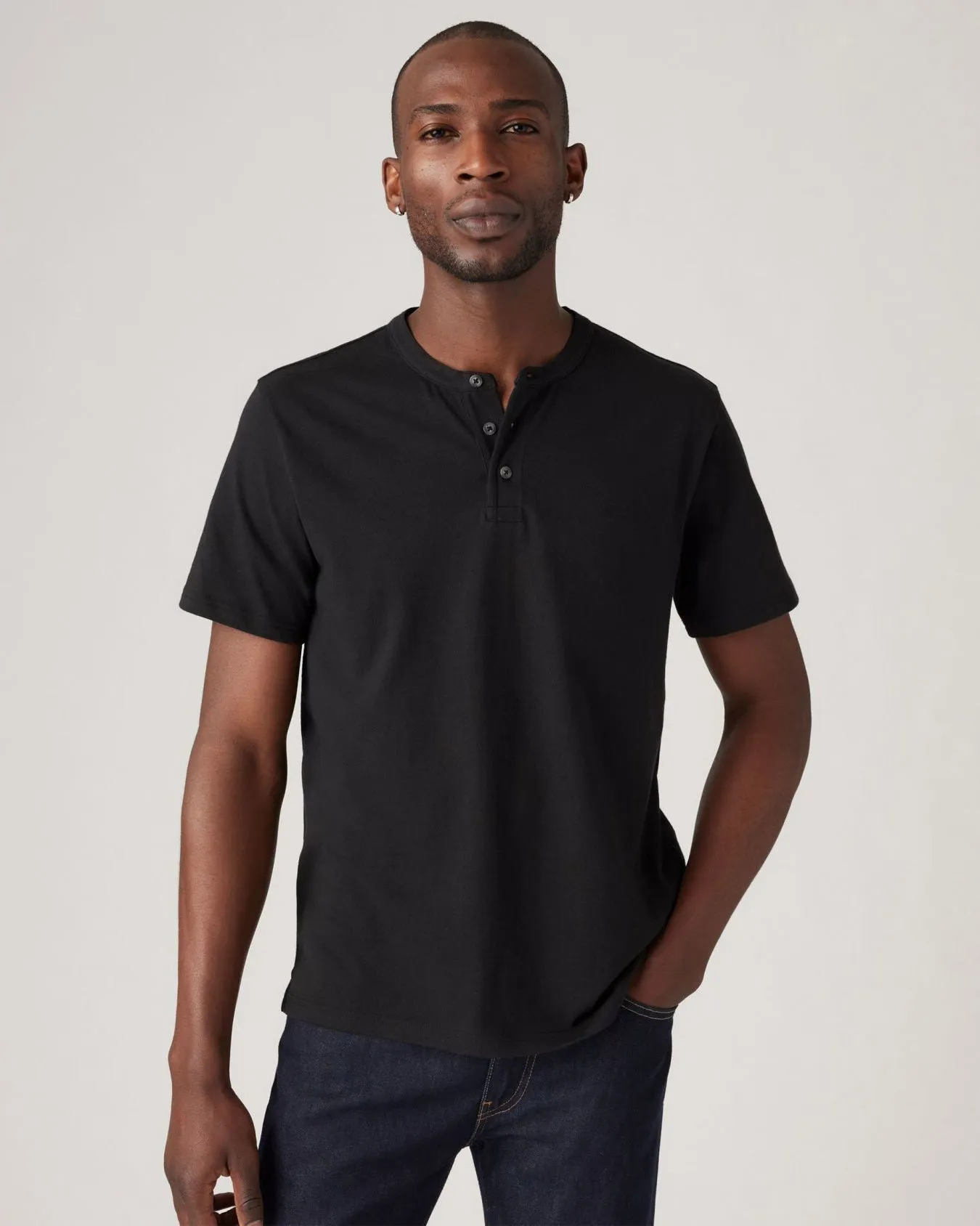 Levi's® S/S Housemark Henley - Mineral Black