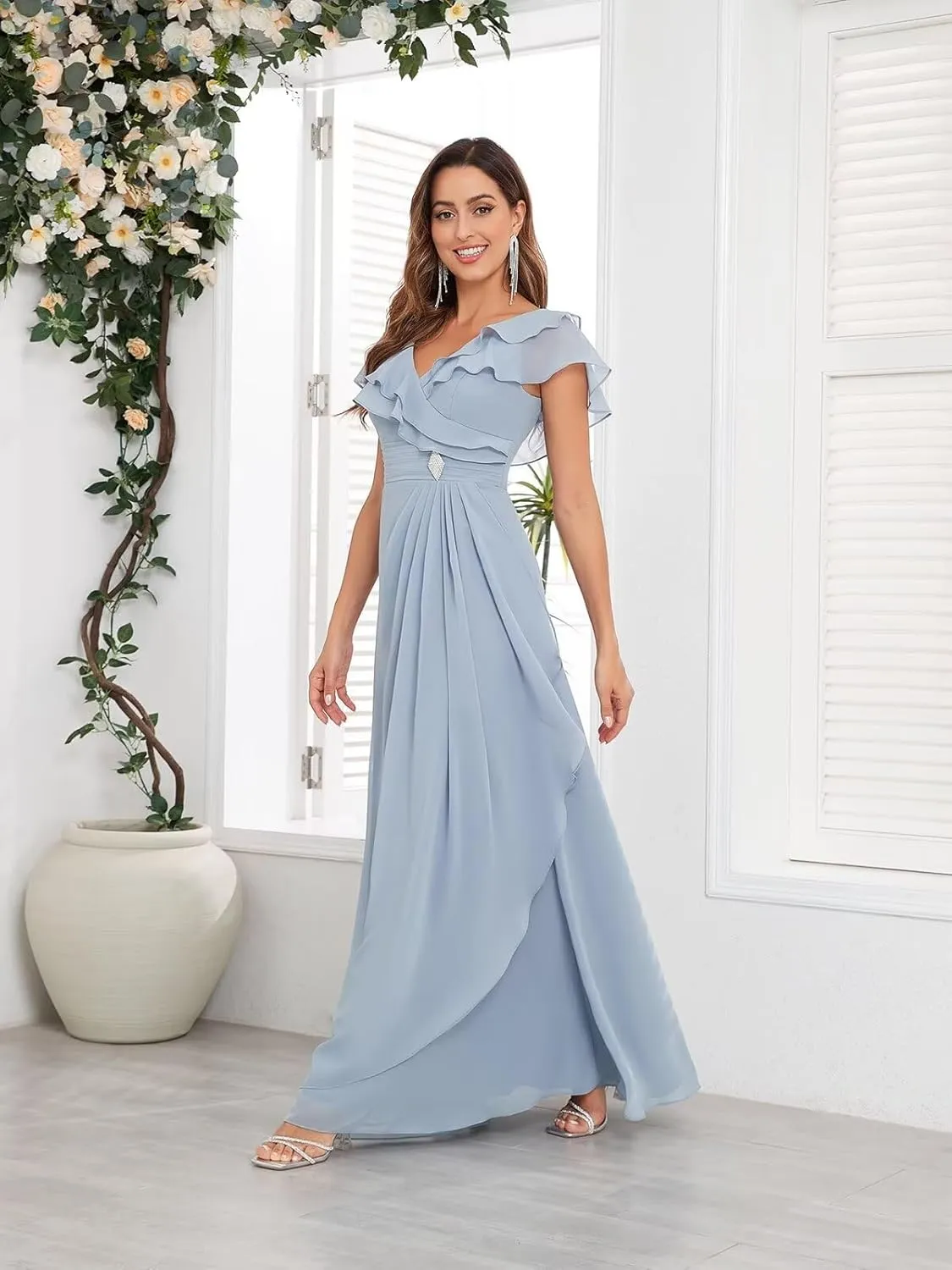 Long Chiffon Mother of The Bride Dresses for Wedding A Line V Neck Ruffle Formal Evening Dress with Sleeves