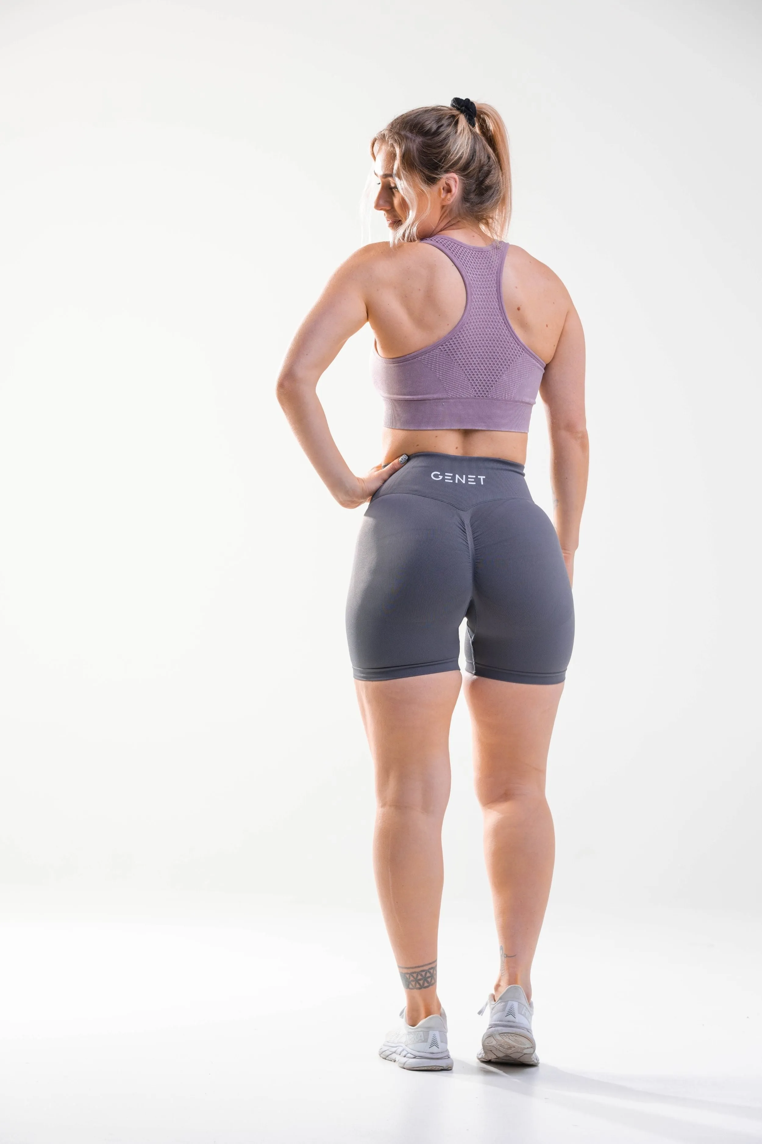 LUX SCRUNCH SHORTS | MERCURY GREY