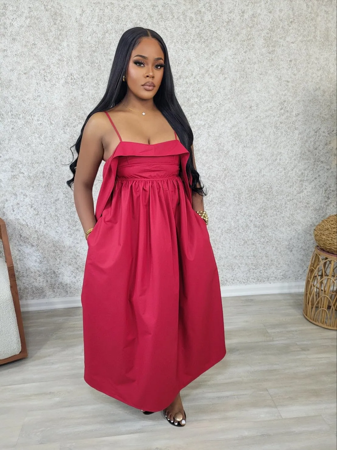 Midi Dresses for Women Casual Summer Sundresses Vacation Outfits Spaghetti Strap Smocked Women Maxi Dress with Pockets