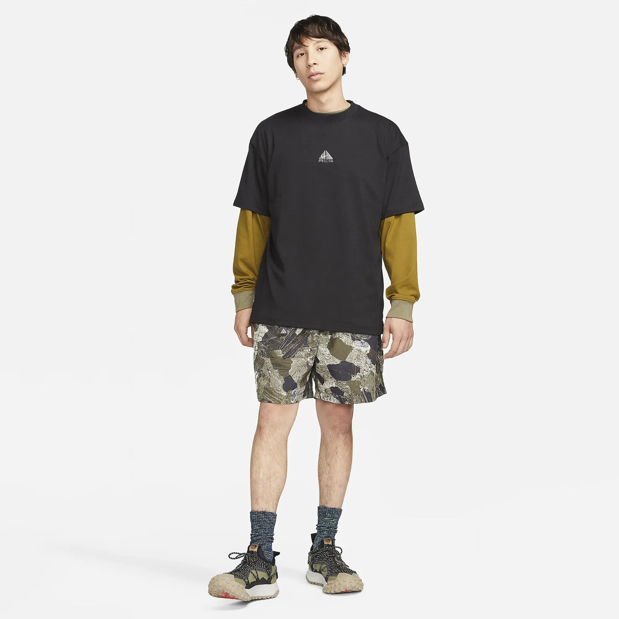 Nike | ACG T-SHIRT  { BLACK/LT SMOKE GREY/SUMMIT WHITE