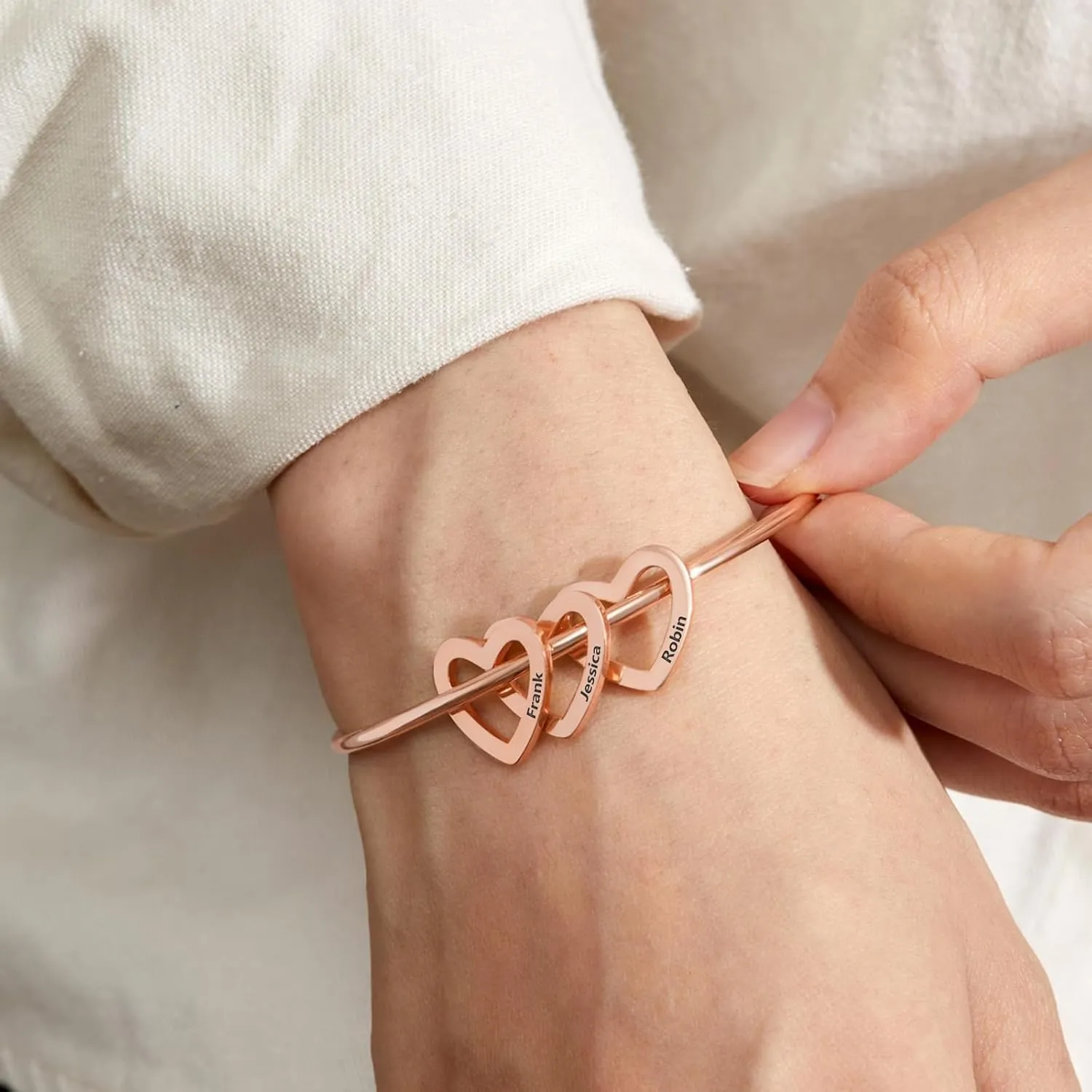 Personalized Mothers Day Gifts for Mom Grandma Custom Heart Charm Bracelets for Women Engraved Mom Bracelet with Kids Name Handmade Name Bracelet Personalized Jewelry for Mom Birthday Gifts