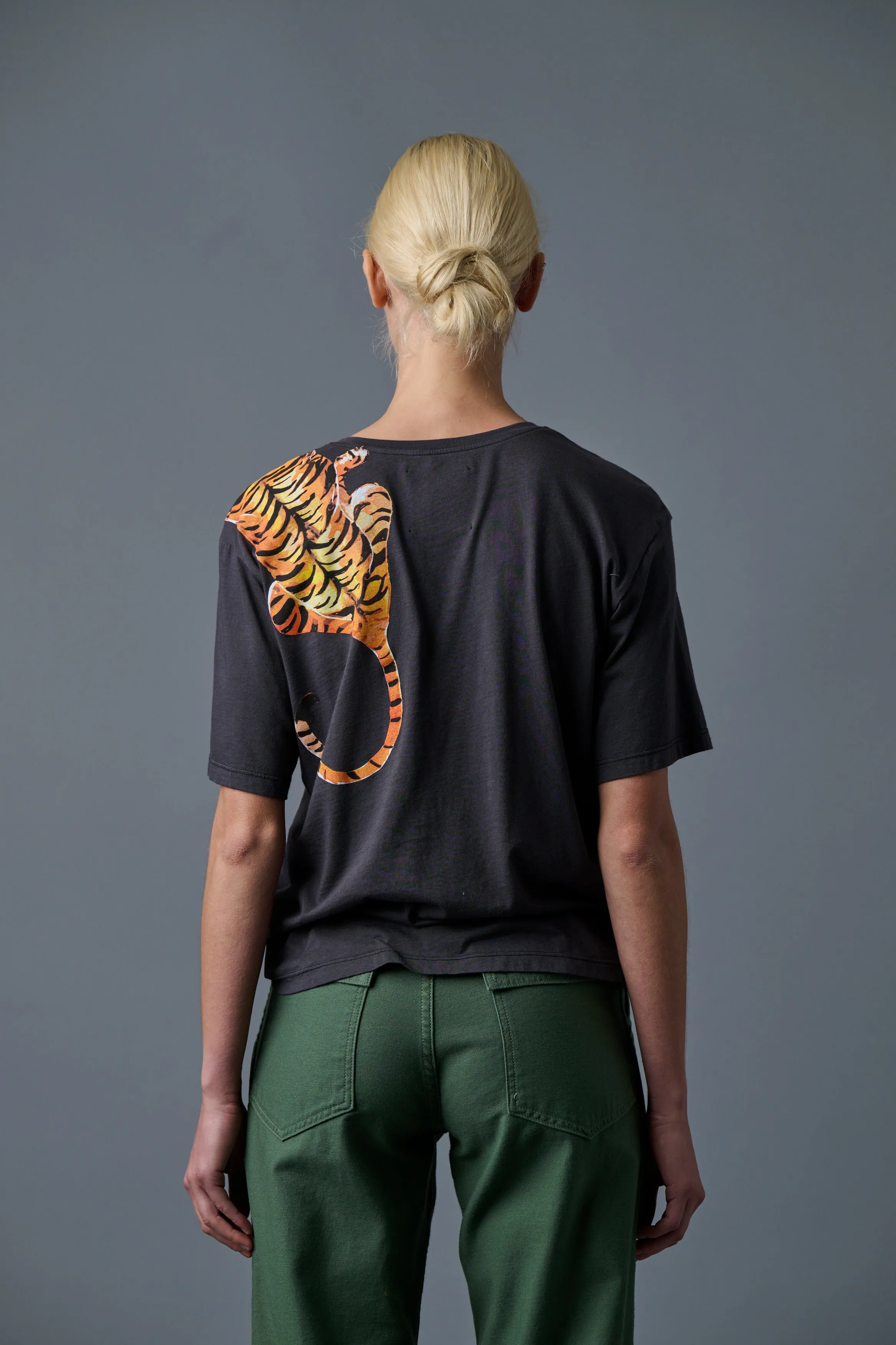 Scratching Tiger Tee