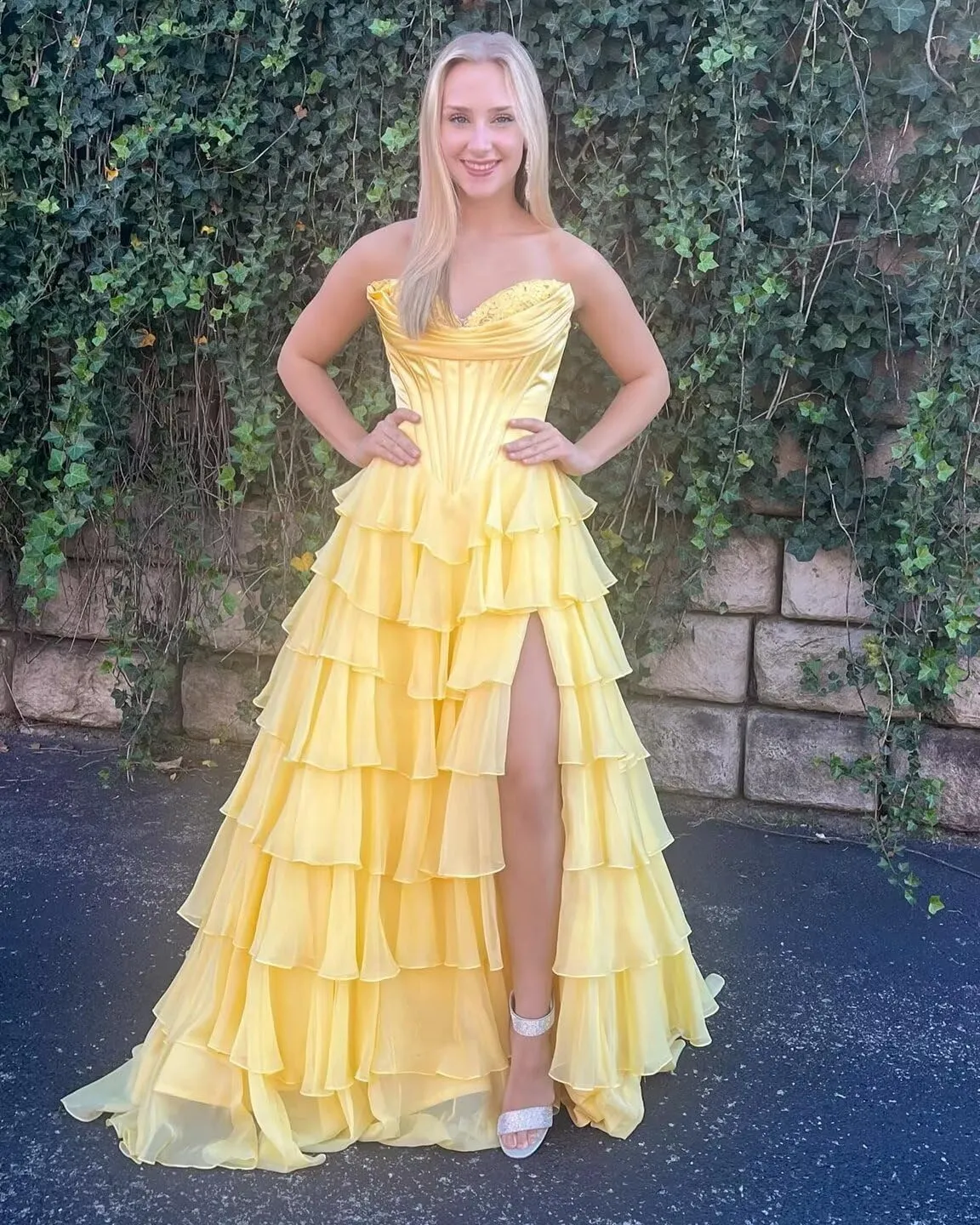 Strapless Prom Dresses for Women Tiered Chiffon Laces Formal Evening Party Gown with Slit ZX80